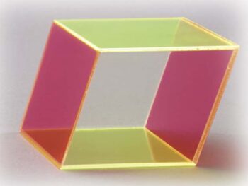 Rhomboeder, 3-farbig, allseitig geschlossen