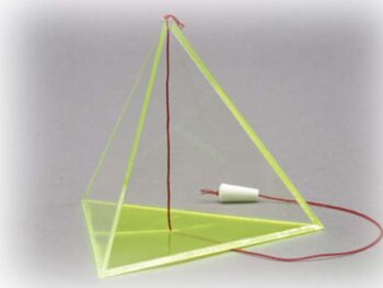 Tetraeder mit beweglichem Höhenfaden