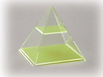 Quadratpyramide mit waagerechtem Schnitt