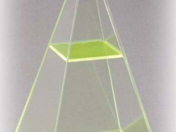 4-seitige Pyramide mit waagerechtem Schnitt